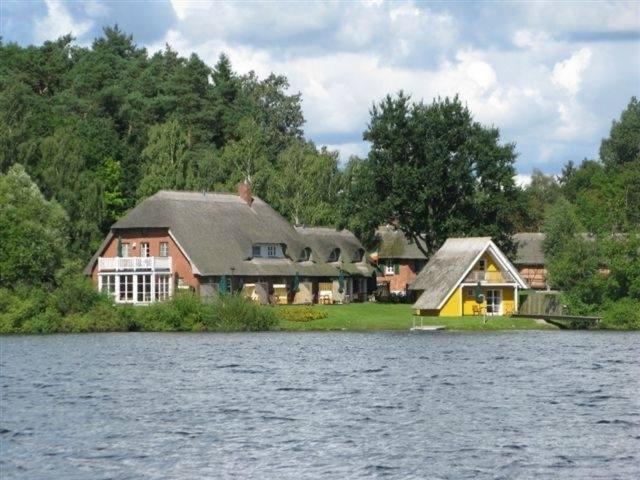 Ferien Direkt Am Wasser Mit Hund Krakow am See Eksteriør bilde